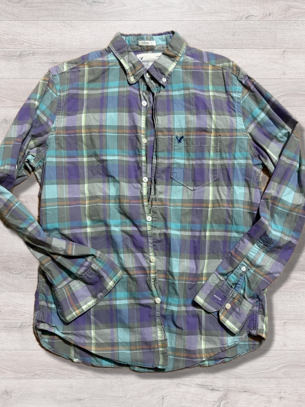 American Eagle Plaid Athletic Fit Button Down Men’s Shirt Medium